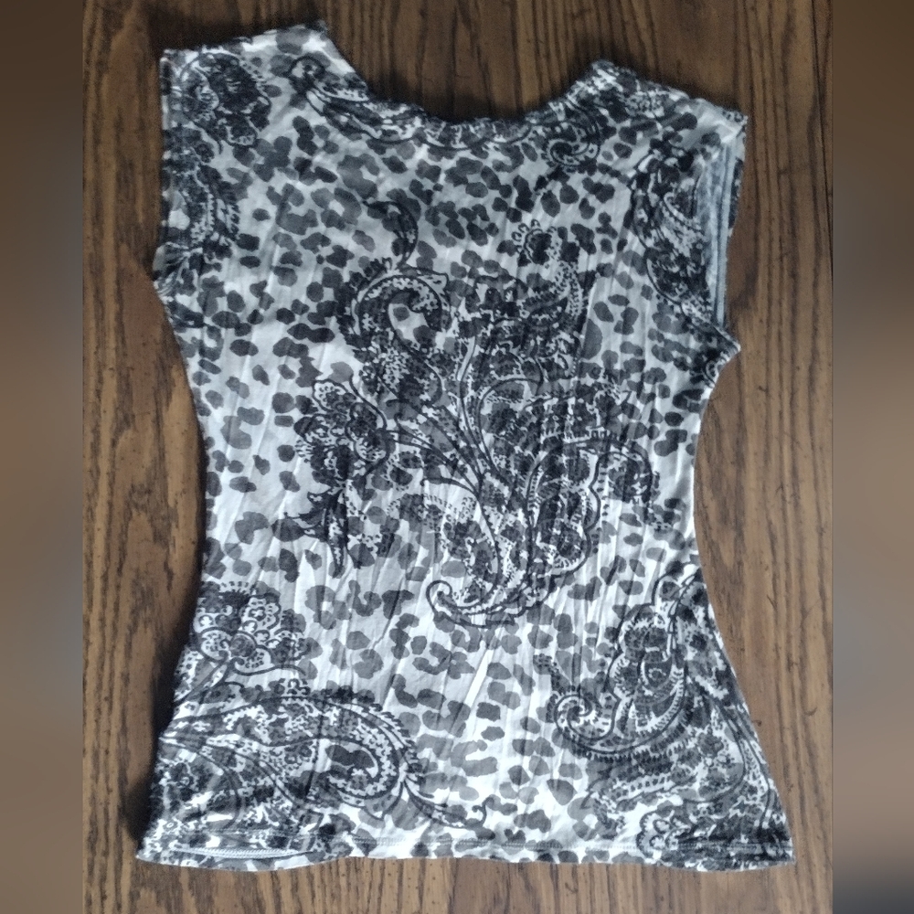 Stylish Brown and Gray Ruffled Top - Picture 10 of 11